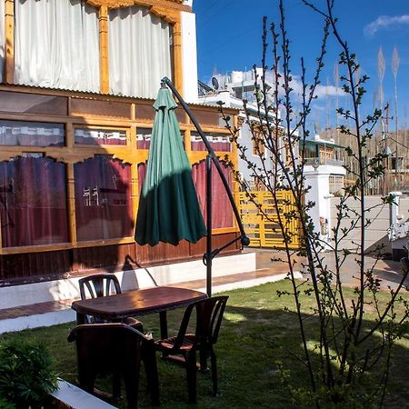 Laksdup Guest House Leh Extérieur photo